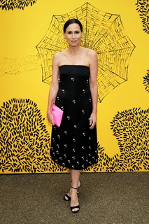 Minnie Driver feet photo thumbnail