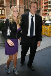 Heidi Montag feet photo thumbnail