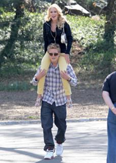 Heidi Montag feet photo thumbnail