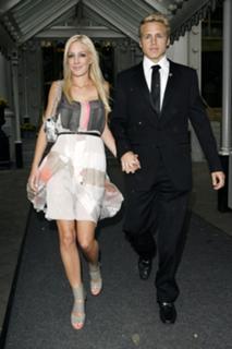 Heidi Montag feet photo thumbnail