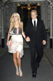 Heidi Montag feet photo thumbnail