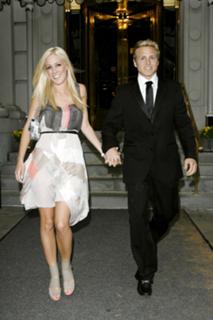 Heidi Montag feet photo thumbnail