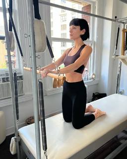 Lily Allen feet photo thumbnail