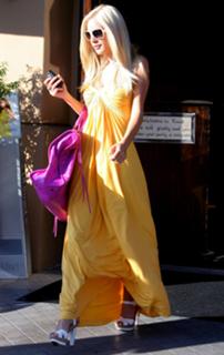 Heidi Montag feet photo thumbnail