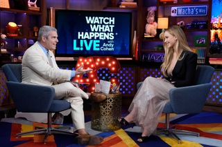 Jennifer Lawrence feet photo thumbnail