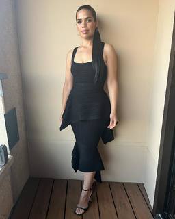America Ferrera feet photo thumbnail