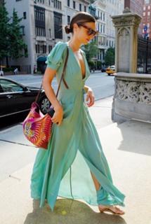 Miranda Kerr feet photo thumbnail