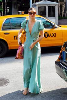 Miranda Kerr feet photo thumbnail