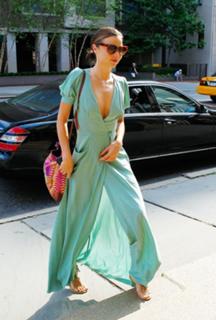Miranda Kerr feet photo thumbnail