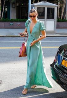 Miranda Kerr feet photo thumbnail