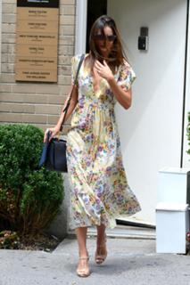 Miranda Kerr feet photo thumbnail