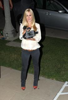 Heidi Montag feet photo thumbnail