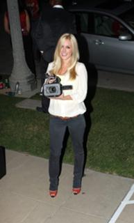 Heidi Montag feet photo thumbnail