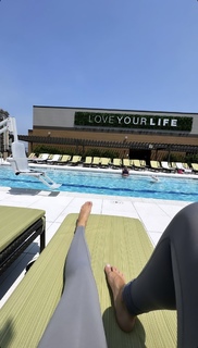Victoria Waldrip feet photo thumbnail