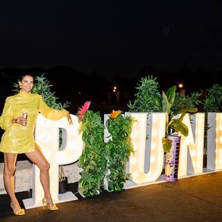 Sara Sampaio feet photo thumbnail