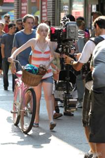 Dakota Fanning feet photo thumbnail