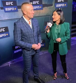 Megan Olivi feet photo thumbnail
