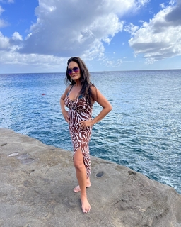 Tia Carrere feet photo thumbnail
