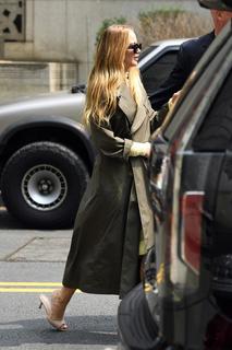 Jennifer Lawrence feet photo thumbnail