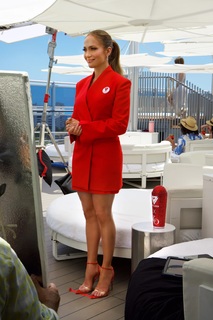 Jennifer Lopez feet photo thumbnail