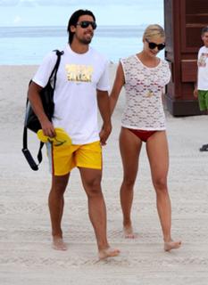 Lena Gercke feet photo thumbnail
