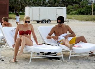 Lena Gercke feet photo thumbnail