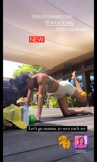 Brooke Burke feet photo thumbnail