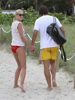 Lena Gercke feet photo thumbnail