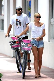 Lena Gercke feet photo thumbnail