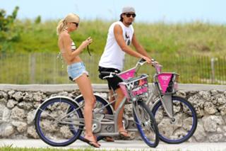 Lena Gercke feet photo thumbnail