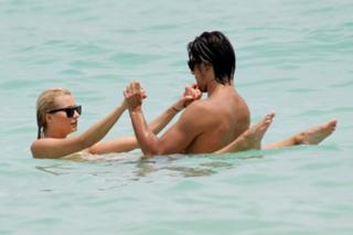 Lena Gercke feet photo thumbnail