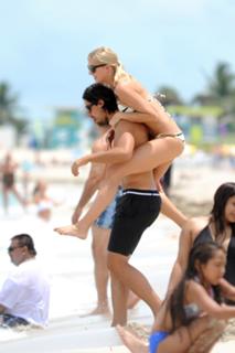 Lena Gercke feet photo thumbnail
