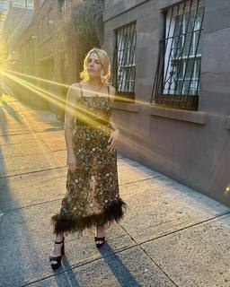Busy Philipps feet photo thumbnail