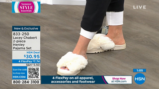 Lacey Chabert feet photo 3