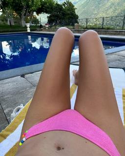 Chiara Ferragni feet photo thumbnail