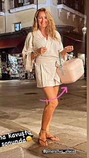 Pinar Altug feet photo thumbnail