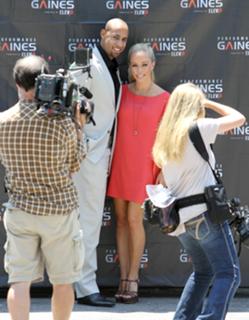 Kendra Wilkinson feet photo thumbnail