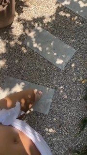 Kylie Jenner feet photo thumbnail