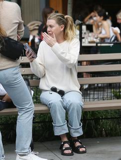 Ellen Pompeo feet photo 5