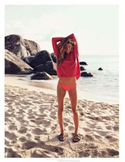 Gisele Bündchen feet photo thumbnail