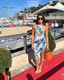 Danica Patrick feet photo thumbnail