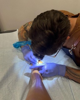 Carrie Underwood feet photo thumbnail