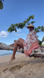 Dania Ramirez feet photo thumbnail