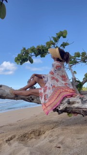 Dania Ramirez feet photo thumbnail