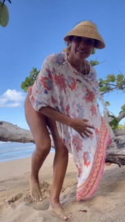 Dania Ramirez feet photo thumbnail