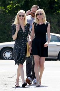 Kirsten Dunst feet photo thumbnail