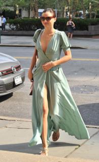 Miranda Kerr feet photo thumbnail
