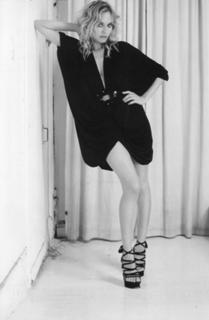 Diane Kruger feet photo thumbnail