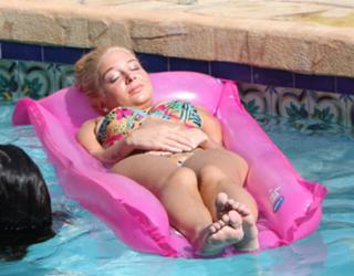 Tulisa feet photo thumbnail