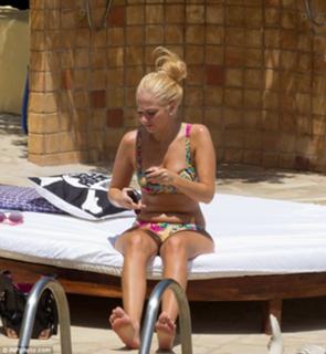 Tulisa feet photo thumbnail